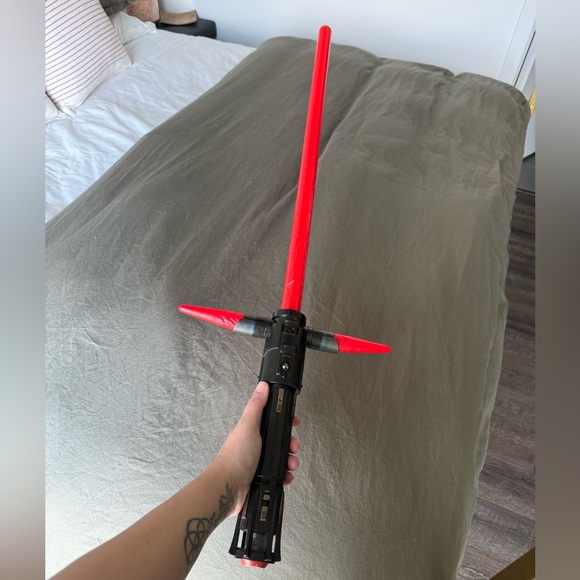Star Wars The Black Series Kylo Ren Force FX Deluxe Lightsaber - Picture 1 of 2
